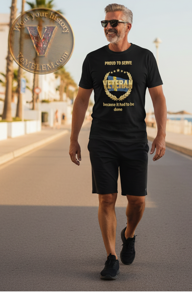 Badged - Svensk Veteran - Proud to serve -T-shirt